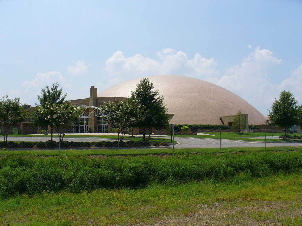 Faith Chapel — Faith Chapel Christian Center, a mega-church complex of six Monolithic Domes. Its sanctuary has a diameter of 280 feet, a height of 72 feet, and an interior of 61,575 square feet with seating for 3000, classrooms and offices.