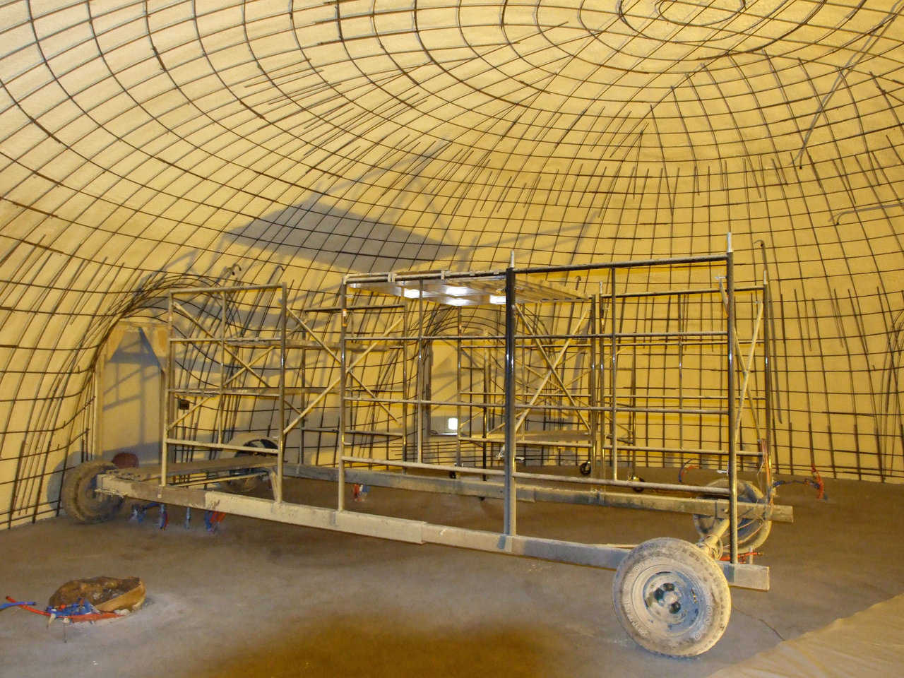Paxis Scaffold — The Paxis scaffold is the best scaffolding for dome structures.  It can be adjusted to build any size dome and will keep your applicators in the right spraying position, in a nice constant speed around the dome.