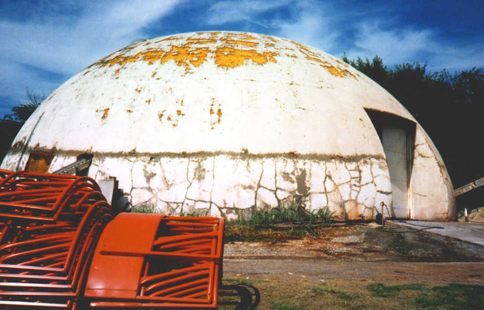 Vapor Blisters — One of the early domes where the Airform was removed. Because the coating is in bad shape, the dome needs recoating or metal cladding – Chandler, Oklahoma.