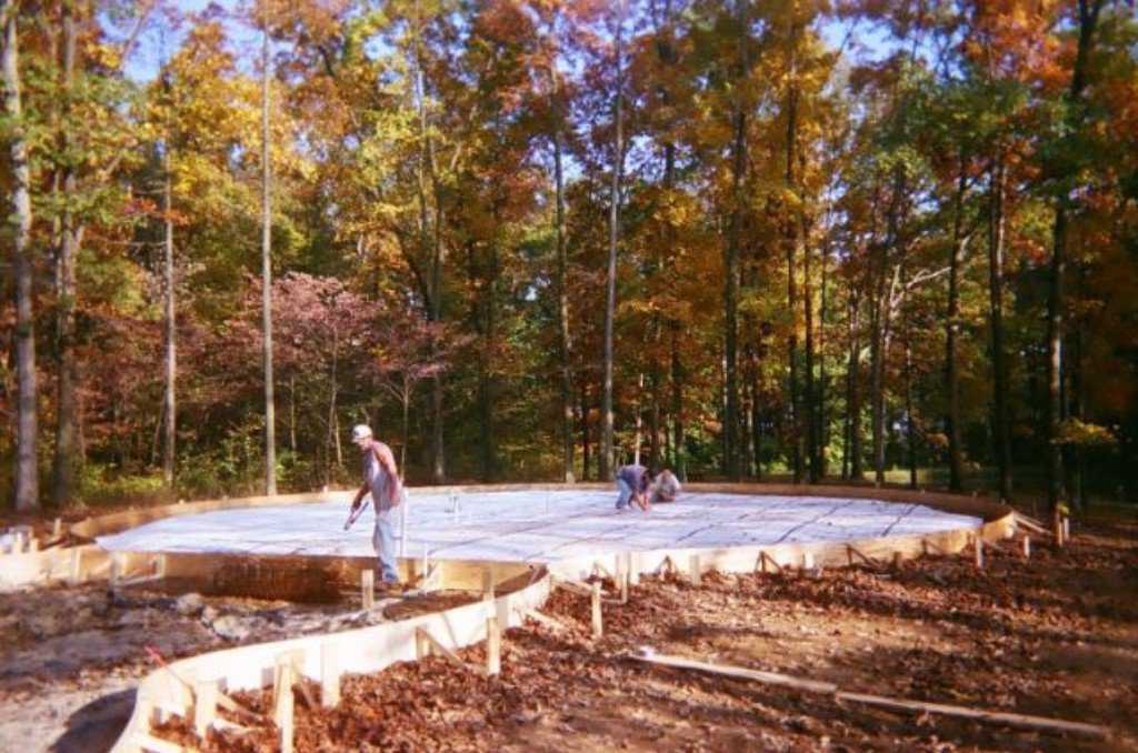 Construction of Clark dome — This 3400-square-foot multiple dome home was built by Randy & Rachel Clark in Velpen, Indiana.