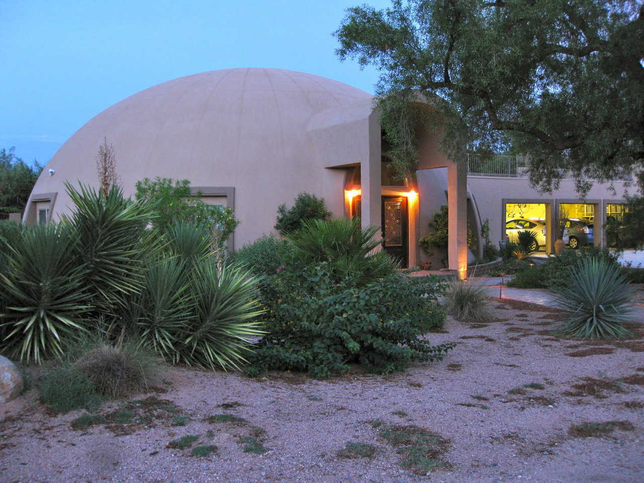 Stout Residence in Mesa, AZ – Carol and Roger Stout planned their fabulous Monolithic Dome home for five years.
