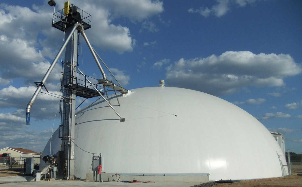 Monolithic Fertilizer Blend Plant — Blend plants are currently being constructed in Texas, Louisiana and Oklahoma. Shown here is a 95’ diameter dome with a 3000 ton capacity.