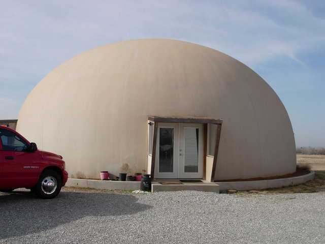 In Marlow, Oklahoma, retirees Darrell and Jerrilyn Strube own this 50-foot-diameter, two-story Monolithic Dome home.