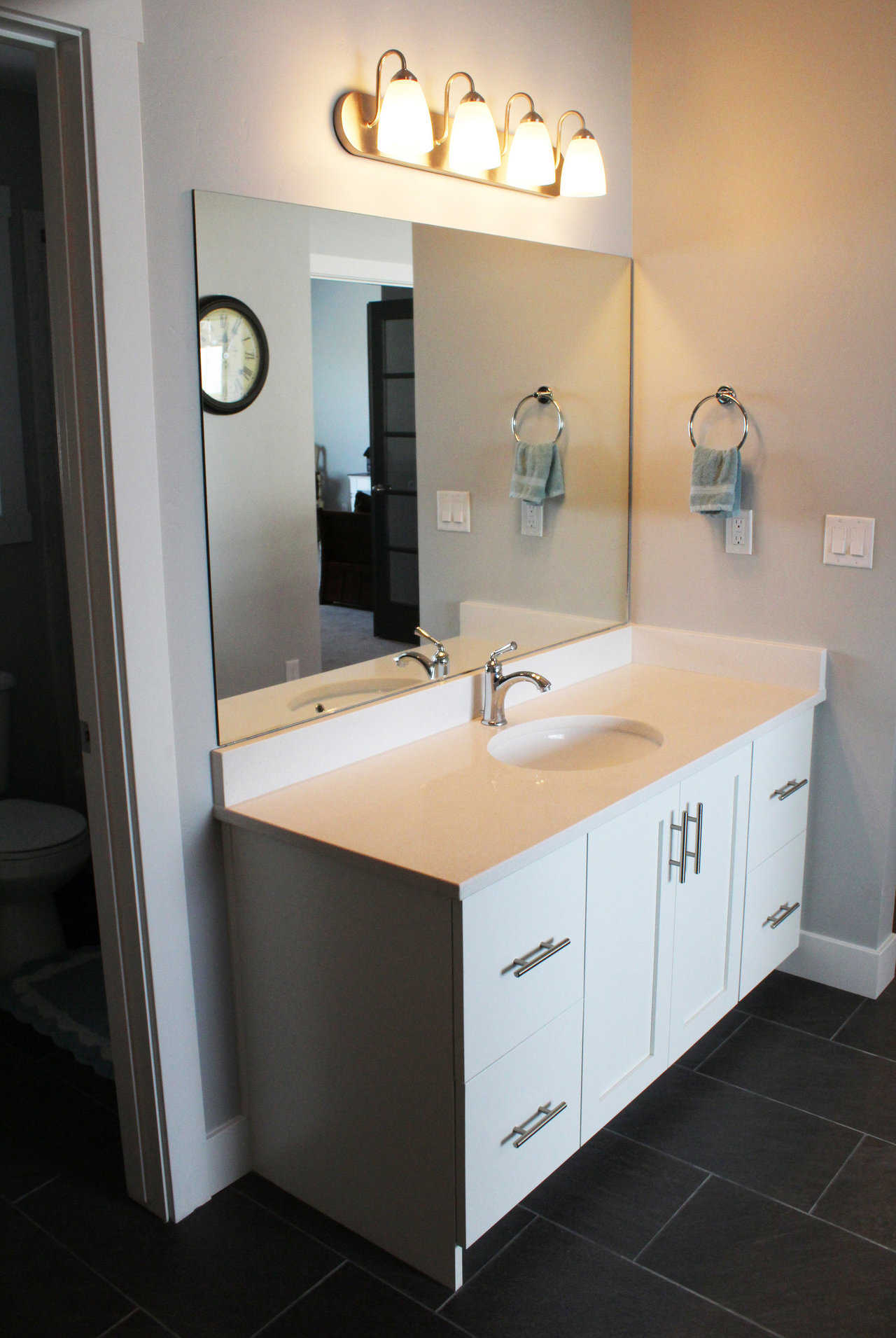 Bathroom vanity
