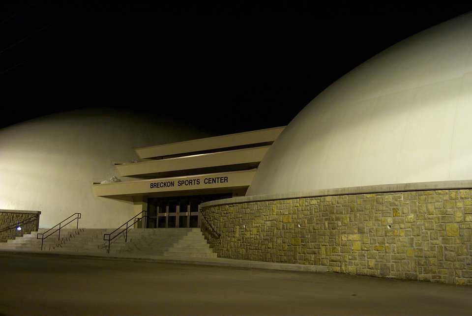 Breckon Sports Center — This two-story Sports Center, flanked by two gyms, provides convenient access to restrooms, concessions and administrative offices.