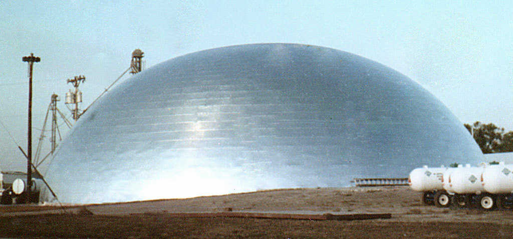 Fertilizer Blend Plant – Petersburg, NE — This Monolithic Dome with a diameter of 105’ has a metal cladding that should last at least 40 years with minimal maintenance.