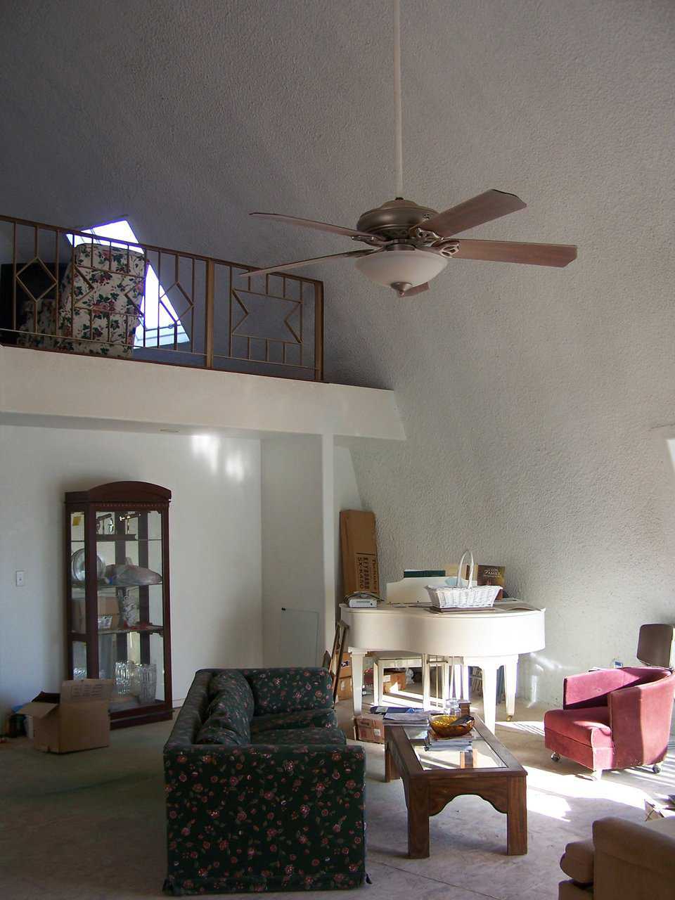 The WOW factor! — Curious visitors enter Don Steelman’s home, look up 30 feet to the top of this Monolithic Dome and, almost without exception, exclaim, “Wow!”