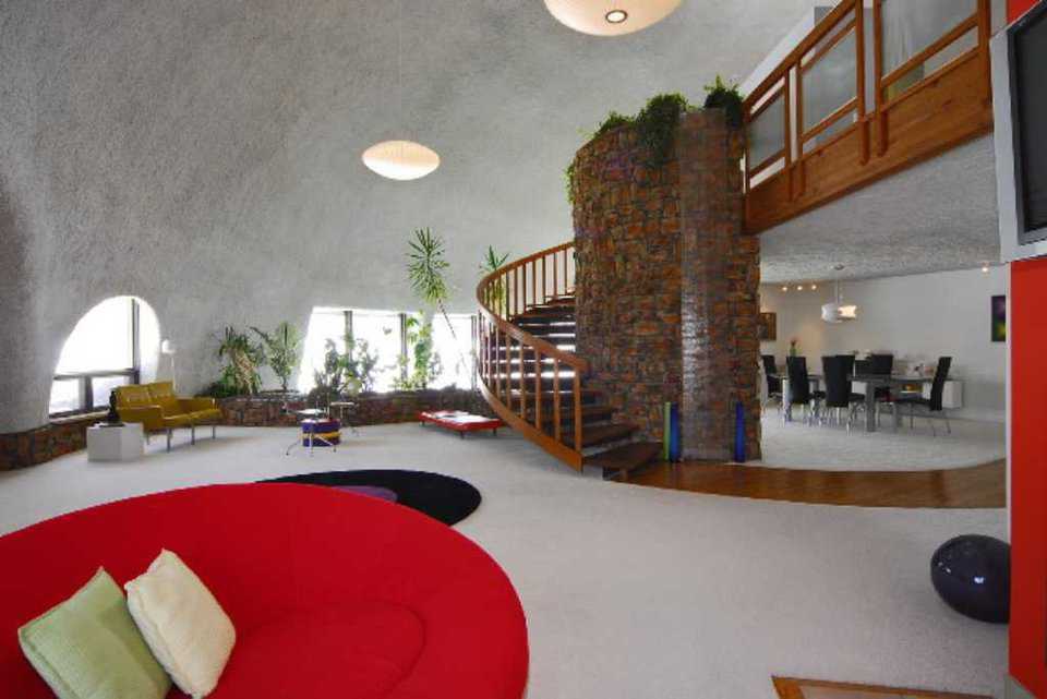 Grand Foyer — A two-story grand foyer, with a tile floor, opens onto a generous great room.