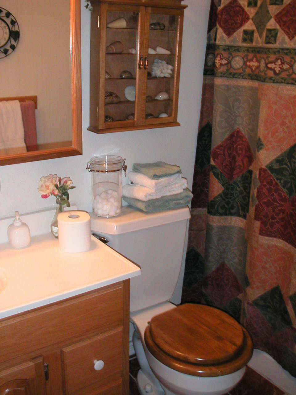 Bathroom — Like the rest of this dome-home, the bathroom is easy to maintain and keep clean.