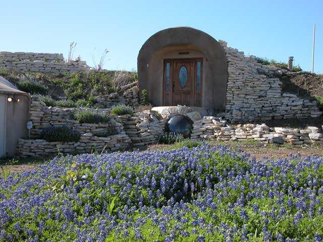 Robot Ranch, Ferris, Texas — Al Schwarz’s dome home on his Robot Ranch in Ferris, Texas will be featured on the new HGTV series Extreme Living.