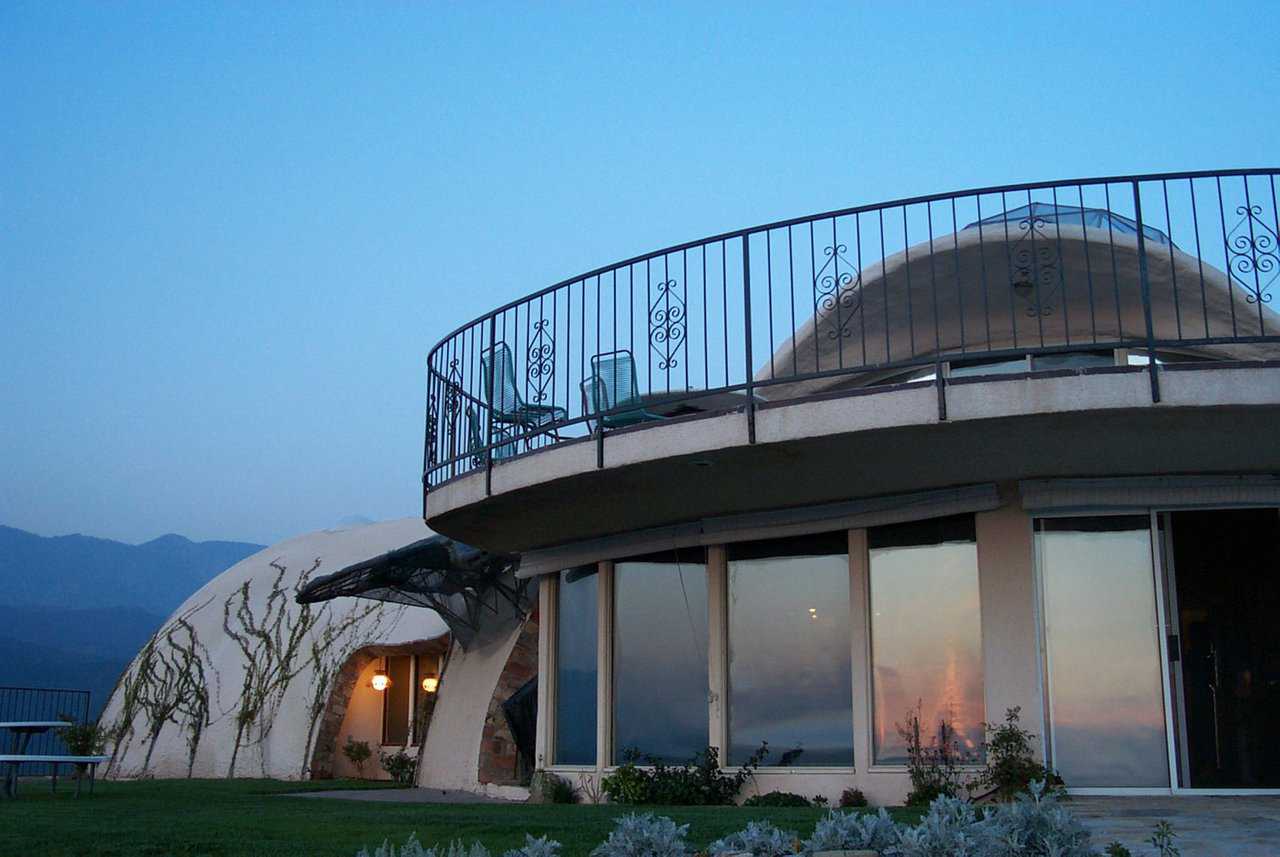Generous Balcony — It encircles the second level of the central dome.
