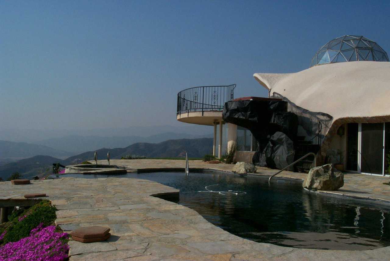 Rustic Comfort — Rocks enhance Vista Dhome’s rusticity.