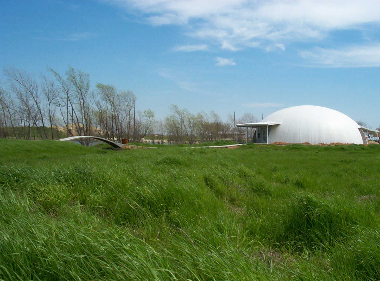 The Callisto in Italy, Texas — In 2008, Callisto’s monthly utility bill for an all-electric dome inhabited by an active family of six averaged just $330. And that included power for running the septic system and air-conditioning a dome shed.