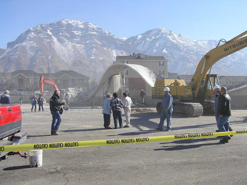 Ream’s Turtle collapses — The Turtle had five large entrances. After extensively pounding the concrete between its entrances, a track-hoe attacked one of those entrances and that finally triggered the structure’s collapse.