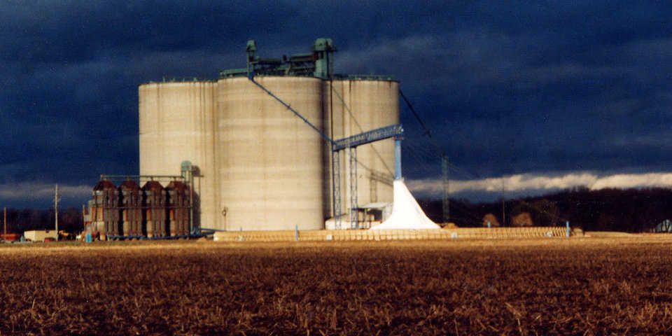 Grain Cover — It’s totally assembled and ready to start receiving grain. Center tower supports the grain conveyor that fills it. Grain drops through the center tower and under the cover.