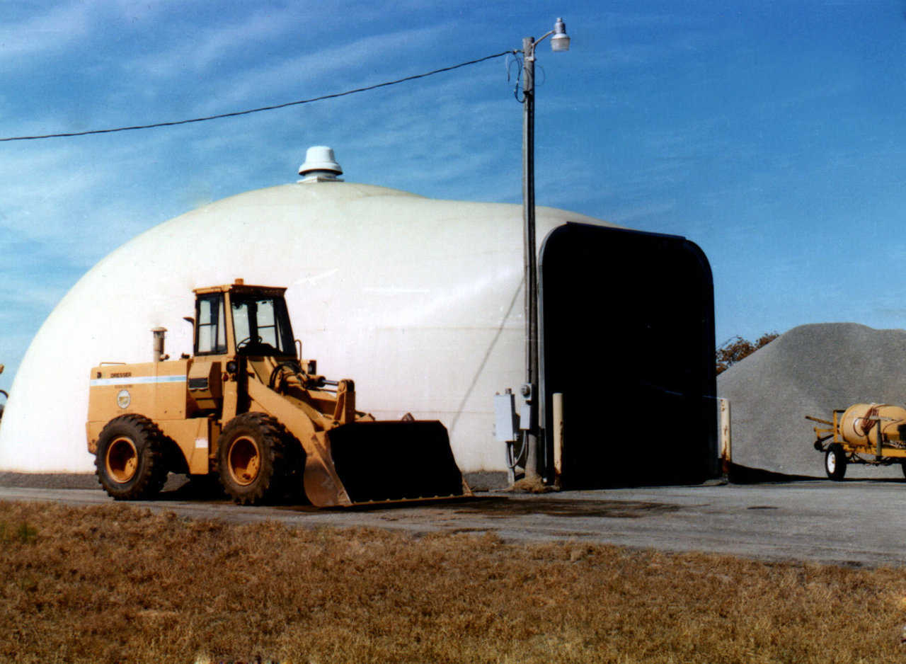Salt Storage near Texoma, OK — Most salt storage structures are filled by pushing the salt into the building with a front-end loader. But if the buyer plans on pouring the salt into the dome through a top opening, Monolithic will construct the salt storage with an opening at the top. For the Airform, that will be the dome’s outer membrane, Monolithic suggests choosing a white or sandstone color. But other colors are also available.