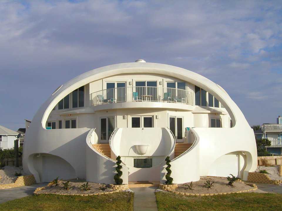 “Dome of a Home” Pensacola, Florida — The Sigler’s “Dome of a Home” survived Hurricanes Ivan and Katrina in Pensacola Beach, Florida.