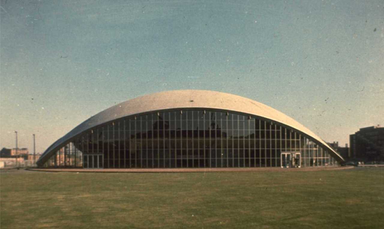 Kresge Auditorium, MIT—Cambridge, Massachusetts — This open-sided amphitheater was built in the 1940s as an orchestra shell on the shores of Green Lake.