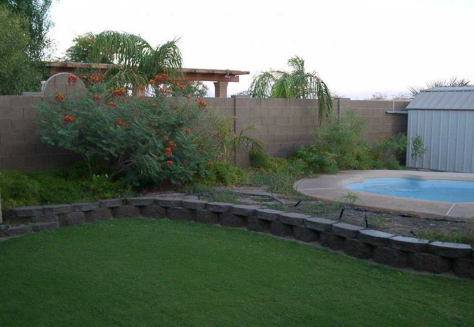 Picnic time — Yumadomers have an outdoor picnic area and garden.