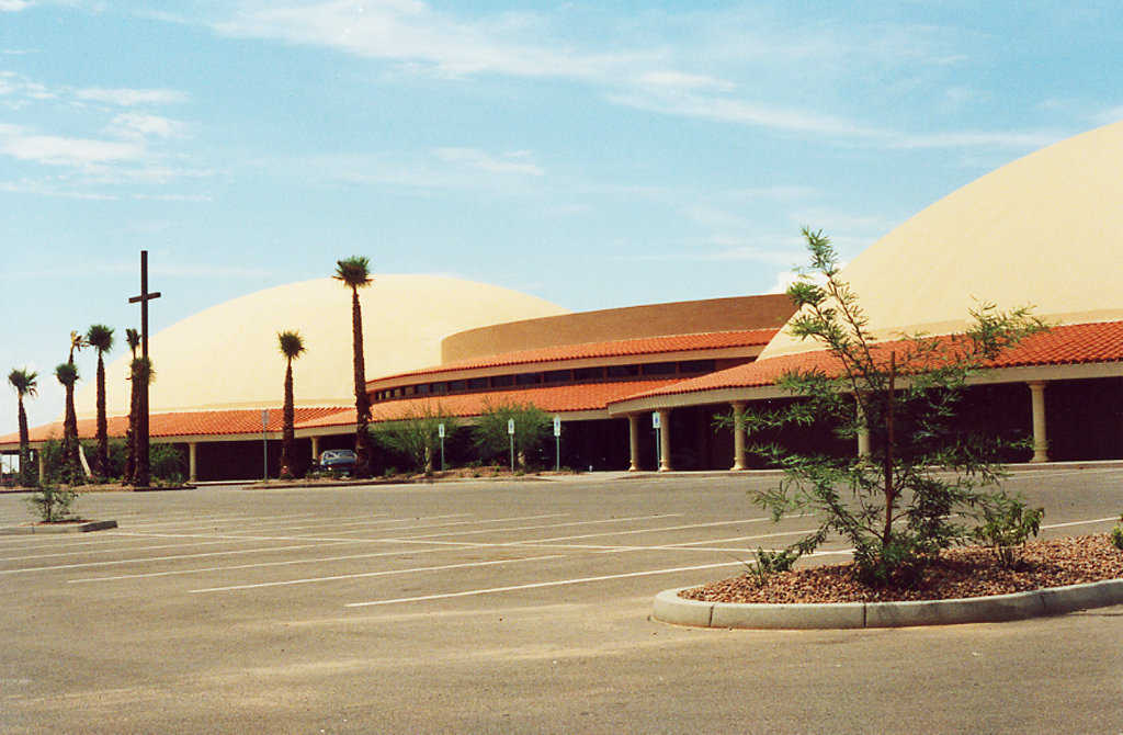 Living Word Bible Church — Thousands came when Living Word Bible Church in Mesa, Arizona opened its three new Monolithic Domes, each 150 feet in diameter and 40 feet tall.