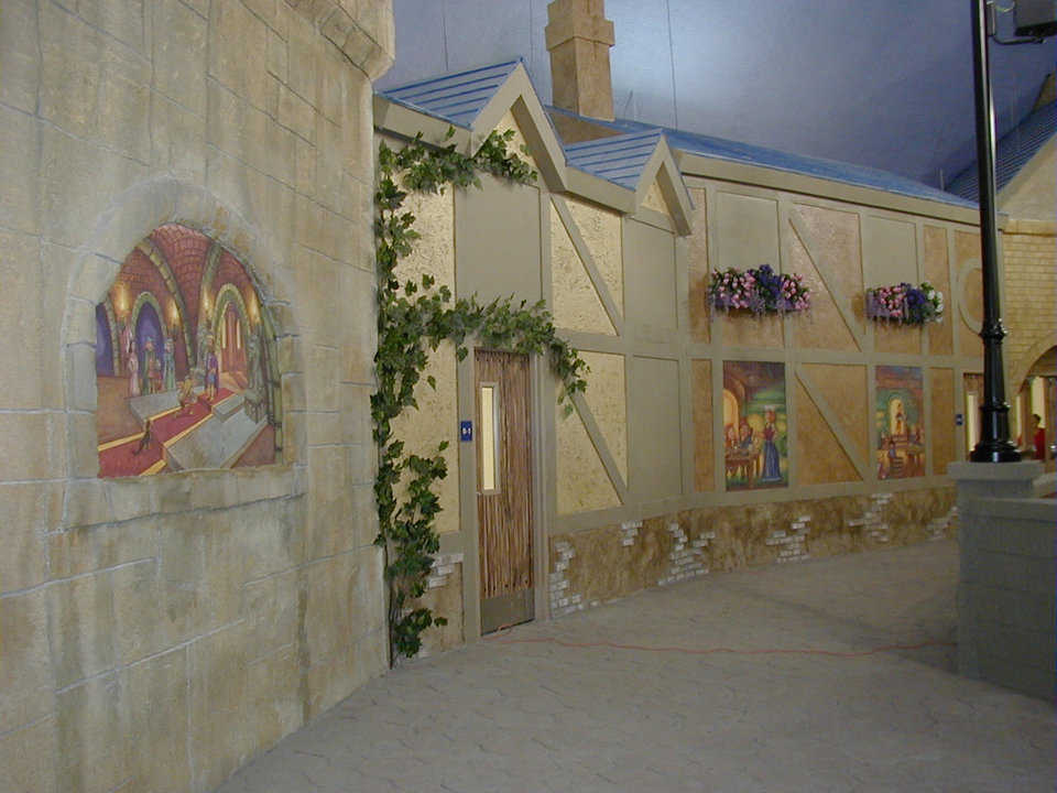 Children’s Theme Dome — Of the three domes, most visitors find the Children’s Theme Dome most appealing and unforgettable.