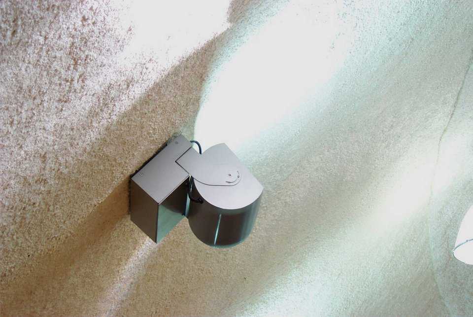 Effective lighting — Light fixtures are anchored to the dome shell. These lights are small, but produce effective lighting reflected on the dome shell.