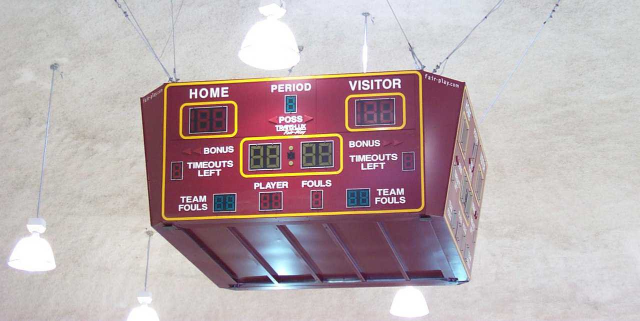 Scoreboard — In the Performance Gym, the scoreboard hangs suspended from the dome’s center. It can be easily seen by all spectators, players and coaches.