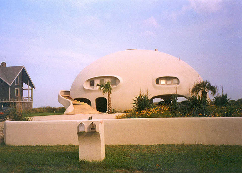 A hurricane survivor — The Eye’s ground level has 8 huge openings that a hurricane’s storm surge can rush through without harming the dome’s top 2 levels.