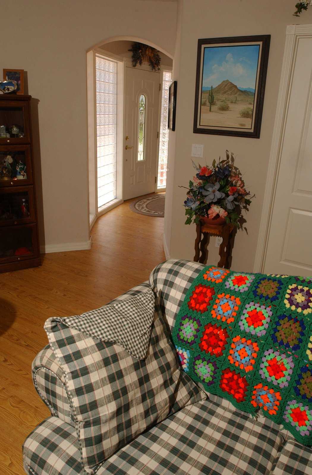 Completeness — Arched entryways and Pergo floors throughout the dome enhance the home’s warmth and continuity.