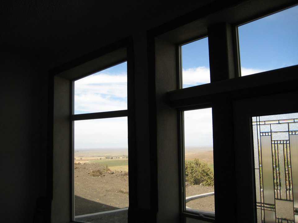 Windows large and small — Although underground, light penetrates the dome and comfortably illuminates its interior.
