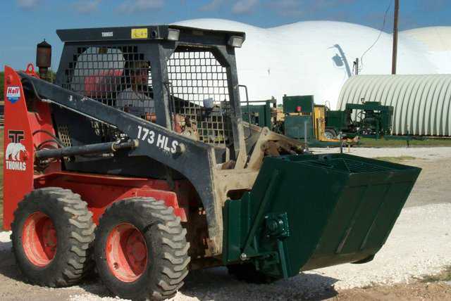 The Monolithic Mixer is built with a universal mount plate to fit on all skid steer models.