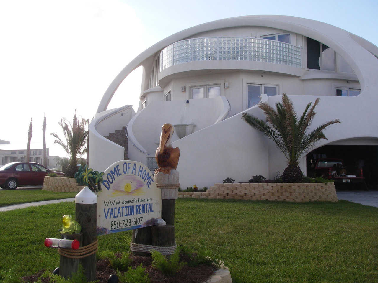 Super vacation spot — Once completed, the owners made Dome of a Home available as a vacation rental.