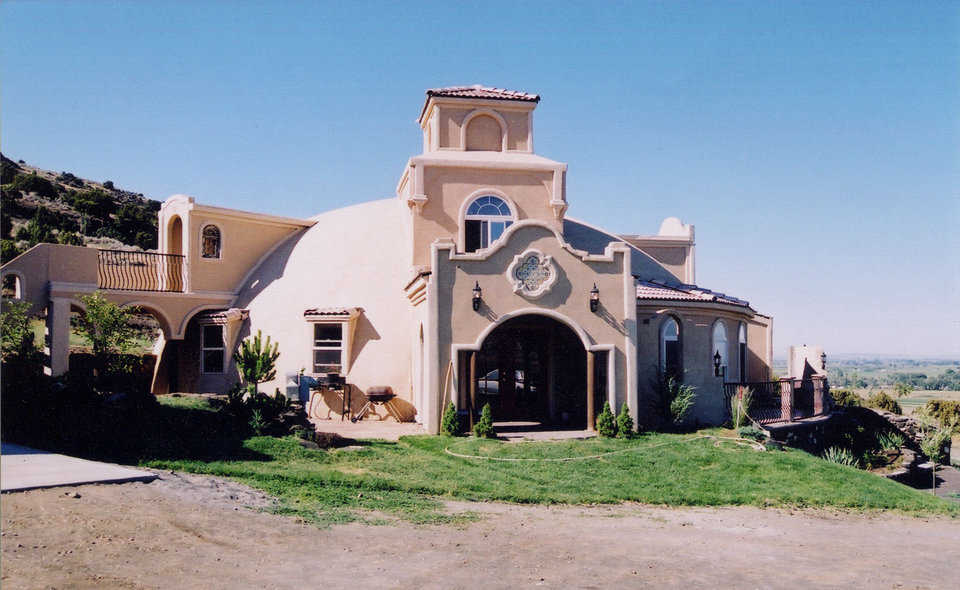 Atalaya del Vulcan — The Cunningham home, named Atalaya del Vulcan, features a Mission Revival style of architecture.