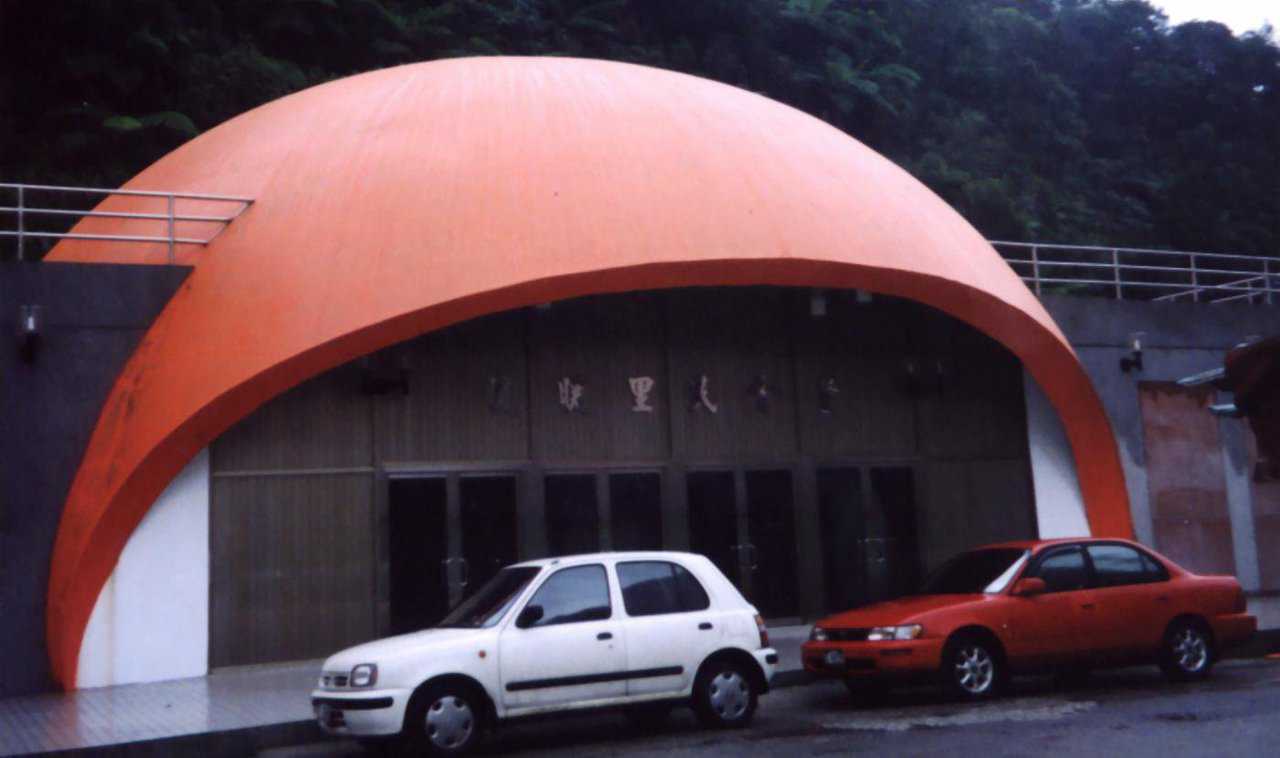 Dr. Arnold Wilson, a leading engineer in thin shell concrete construction, has said, “It is easy to see that earthquake forces do not even approach the design strength the Monolithic Dome is built to withstand under normal every day usage. It would take an external force much larger than an earthquake to approach the design strength of the concrete itself.”