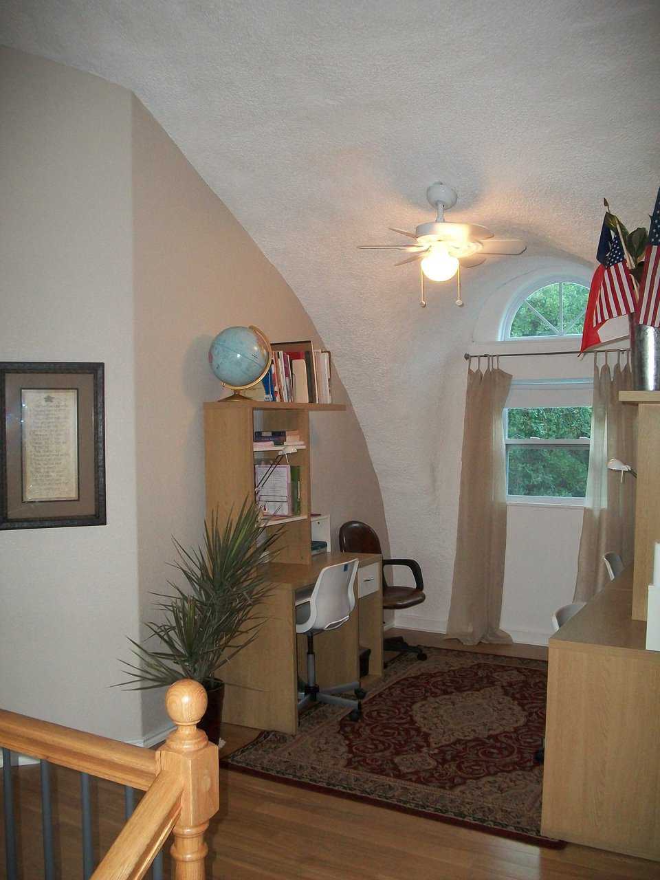 This alcove makes a nice study or office area.