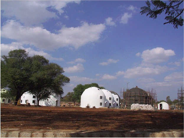 New Oroville is located on 50 acres in Hyderabad, India’s high-tech hub, and includes some 4000 domes.