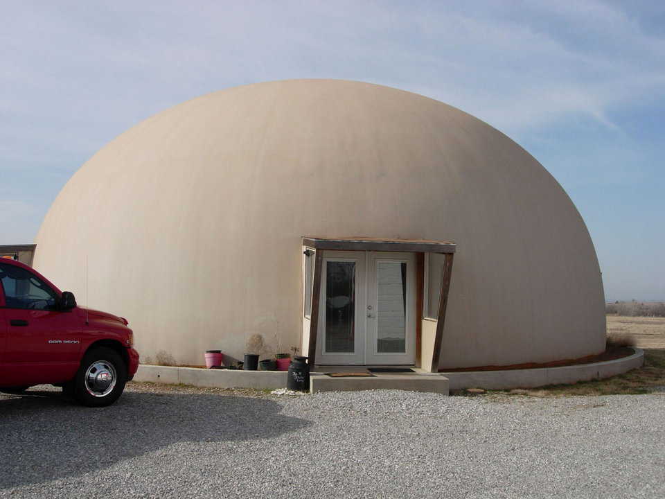In Marlow, Oklahoma, retirees Darrell and Jerrilyn Strube own this 50-foot-diameter, two-story Monolithic Dome home.