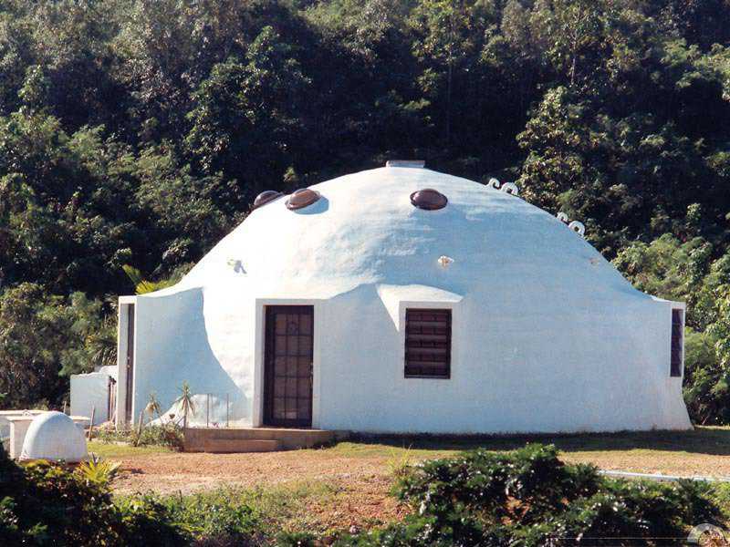 This is a 40’ diameter Ecoshell I, with augmentations added to the Airform. It was spray-coated with a polyurethane. The owner has told me that he would never do that again, but would build a Monolithic Dome. We suggest strongly that Ecoshells be built as Ecoshells and not modified into Monolithic Domes, as the cost and the problems are huge.