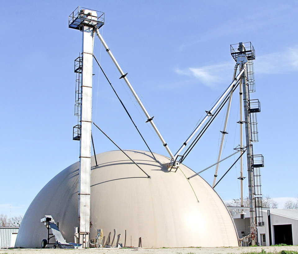 This project included the installation of two elevators.  These elevators give Higland Growers the flexibility to move material into multiple locations and from multiple sources.  The dome can easily support the weight of all of the interior and exterior equipment.