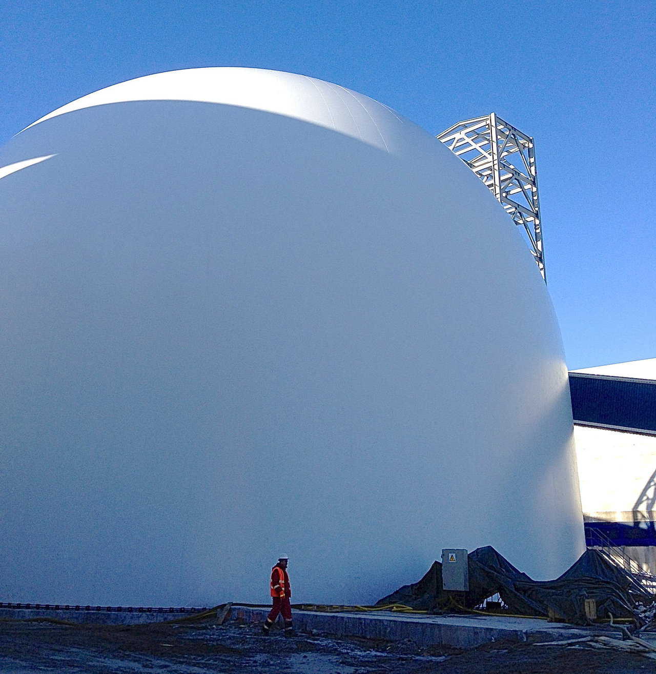 Newly inflated Airform is now ready for construction.