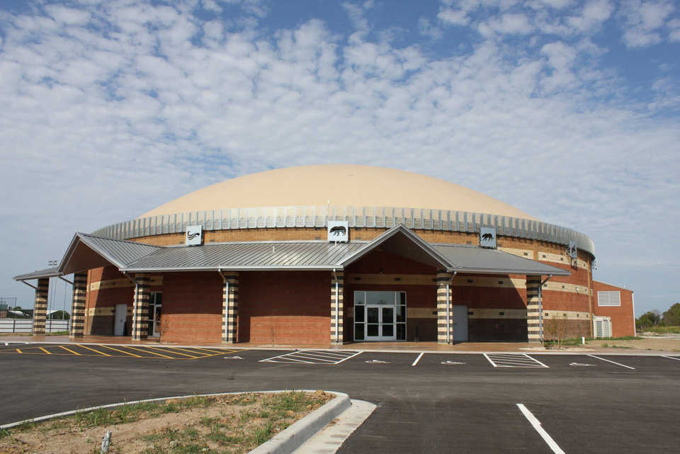 The Muscogee (Creek) Nation recently had a grand opening for its new $4 million Monolithic Dome multipurpose facility in Okmulgee, Oklahoma.
The 20,000-square-foot facility, which is adjacent to the existing sports complex, includes spectator seating, classrooms, concessions and several multi-use areas. It will be used for the many events the Muscogee (Creek) Nation hosts each year to share and preserve the tribe’s tribal identity.
See: http://www.monolithic.com/topics/muscogee-nation