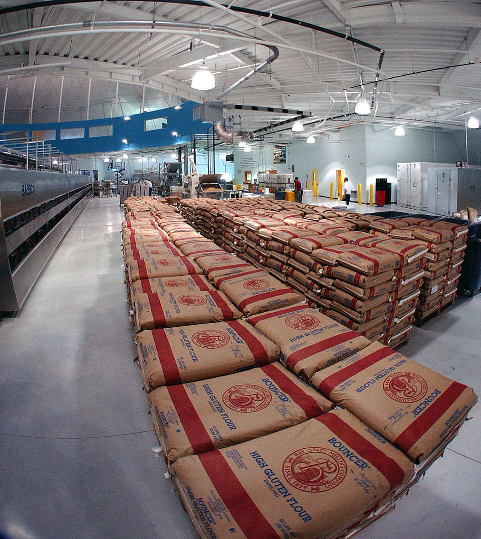 Valparaiso bakery does a full line of Natural Ovens’ products, those units include breads, bagels, muffins, rolls, cookies, cereals and mixes.