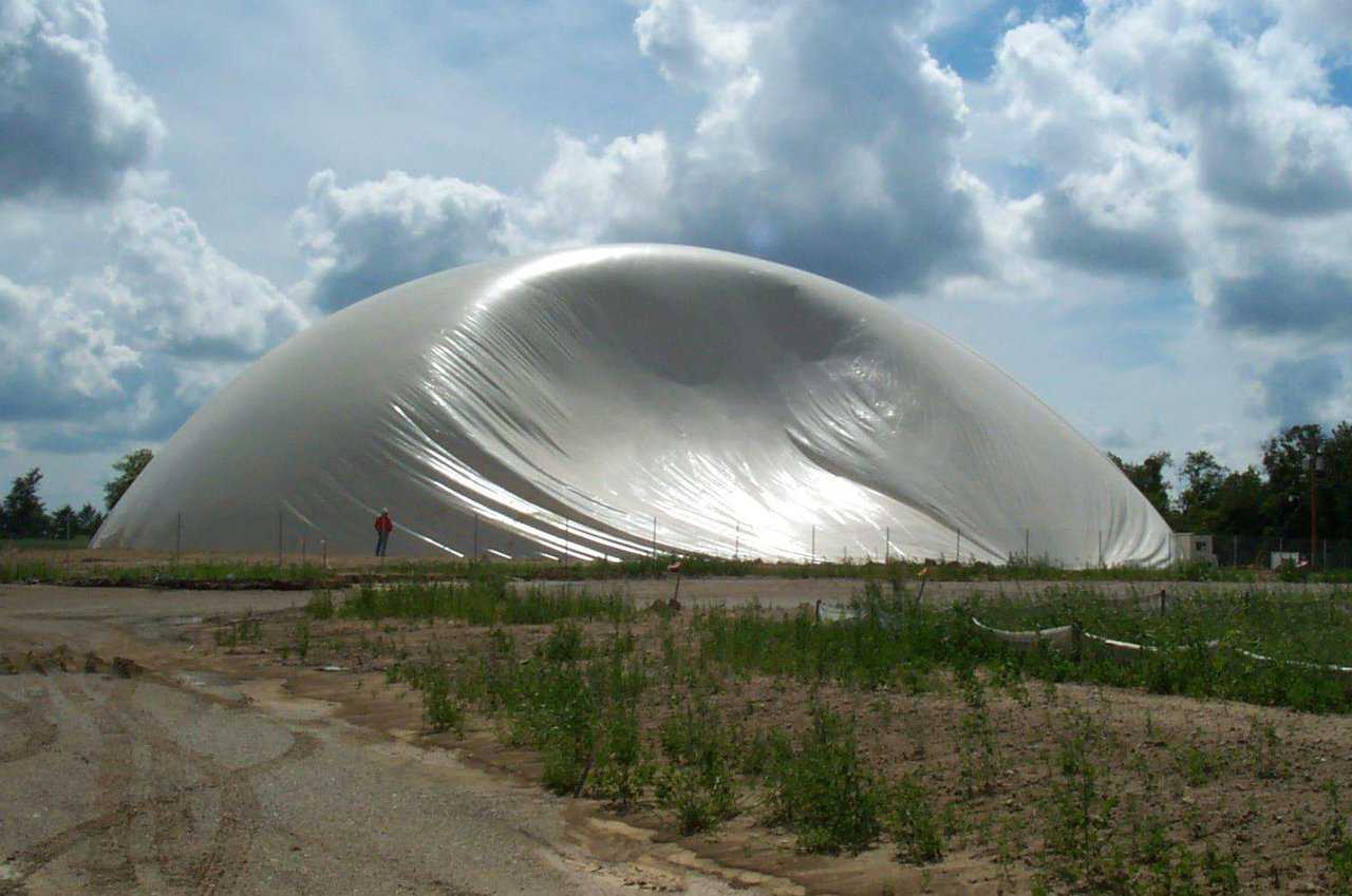 In July 2001, this Airform, manufactured by Monolithic, was inflated and construction began on the dome shell.