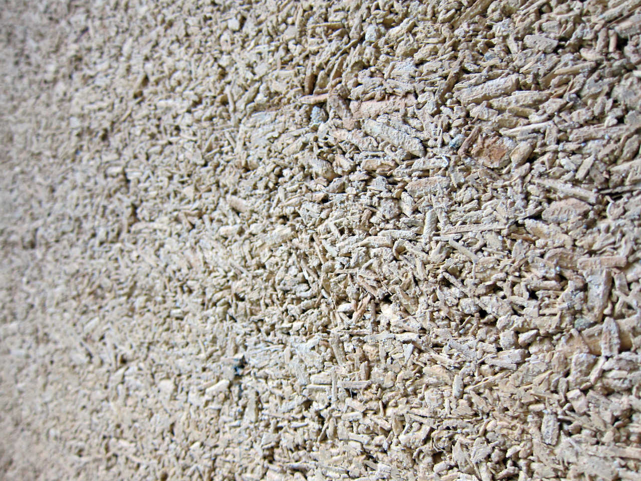 Hemp fibers embedded in lime (usually cement) binders forms hempcrete.
