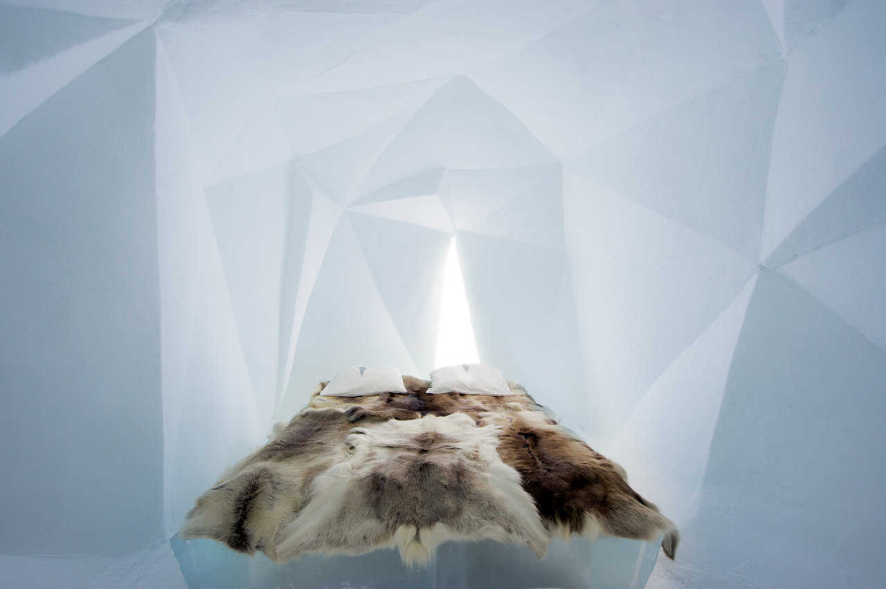 “Fractus” by Anja Kilian & Wolfgang A Lüchow.