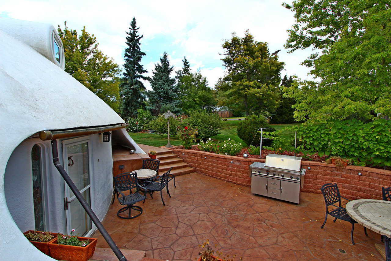 A pioneering monolithicstyle dome home for sale in Colorado [SOLD