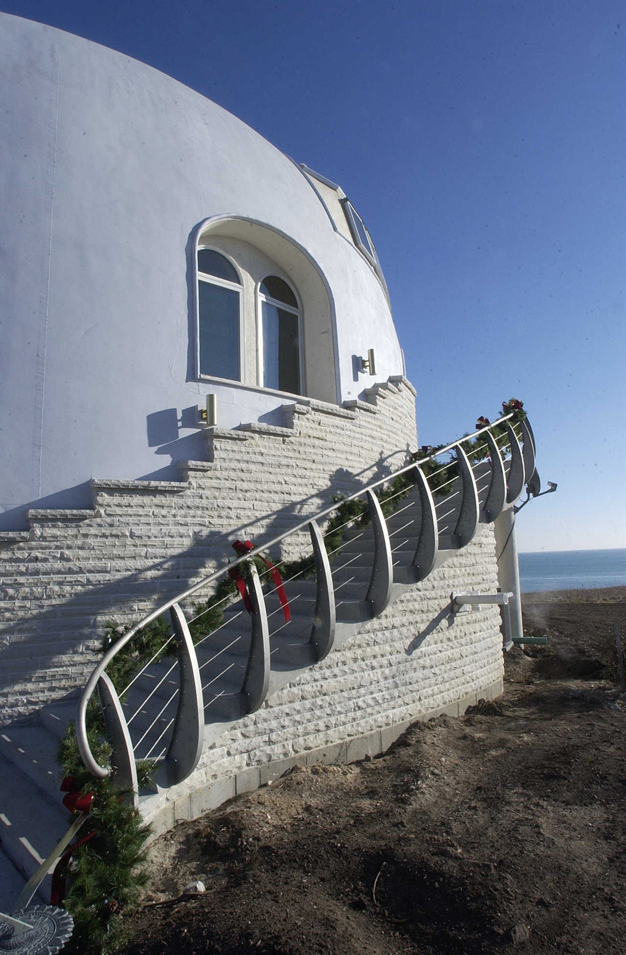 Staircase garland