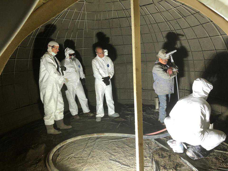 Spraying inside dome
