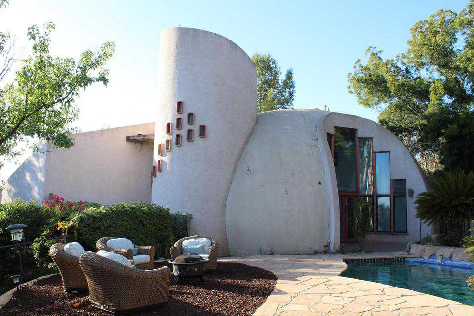 Seating and fire pit