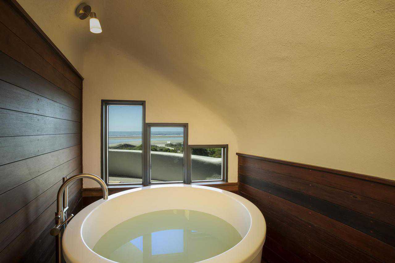 Tub
